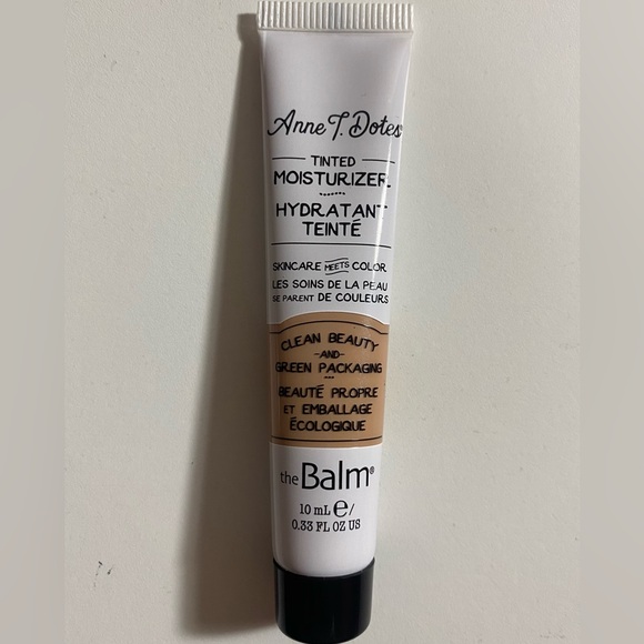 Makeup Bundle Perfect for Gifting. Work Wife, Secret Santa, Stocking Stuffers - Picture 9 of 16